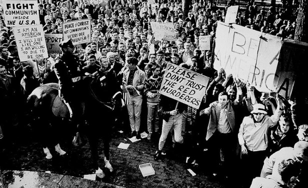 STUDENTS HECKLE ANTI WAR RALLY