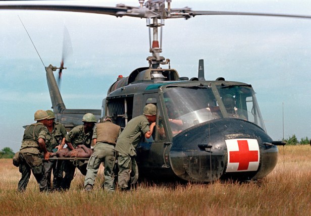 VIETNAM WAR U.S. HELICOPTER