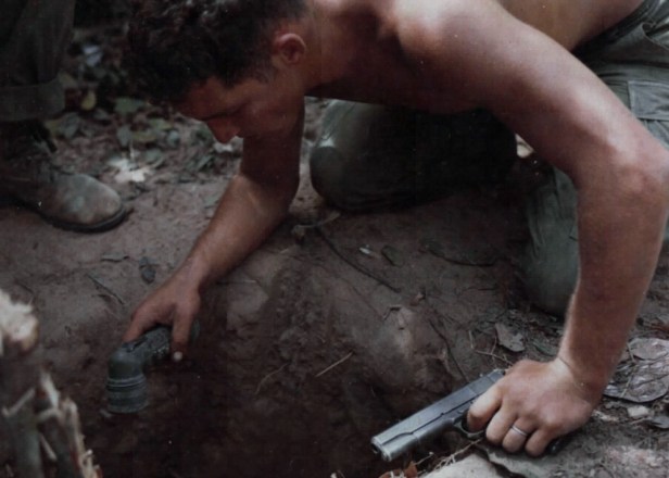 sgt-_ronald_h-_payne_tunnel_rat_vietnam_war_1967